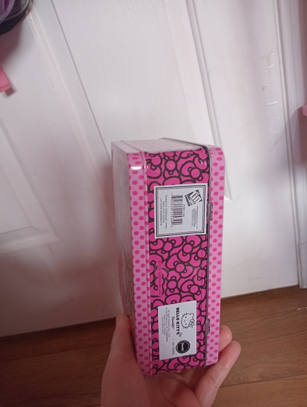 Hello Kitty Metal Lunchbox - Picture 3 of 4
